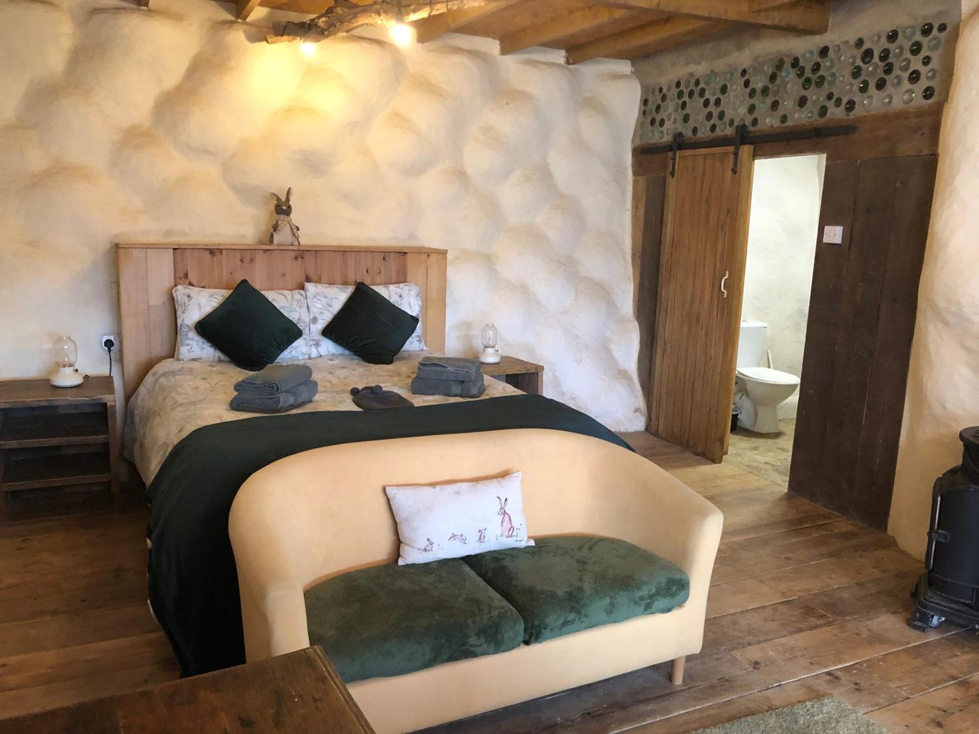 Rabbits 1Or 2 Bedroom Hobbit Style Hillset Earthen Dartmoor Eco Home South Brent Exteriör bild