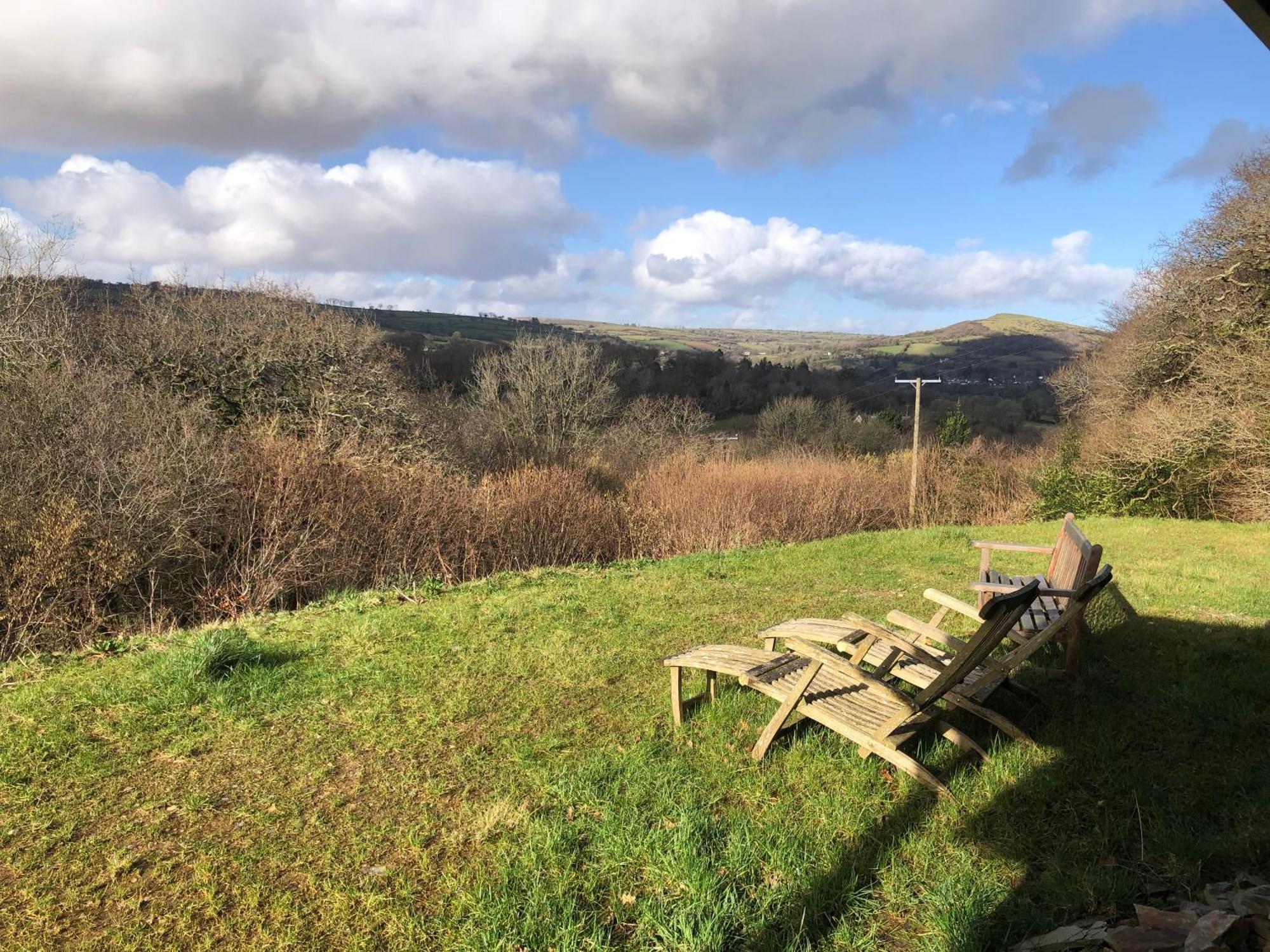 Rabbits 1Or 2 Bedroom Hobbit Style Hillset Earthen Dartmoor Eco Home South Brent Exteriör bild